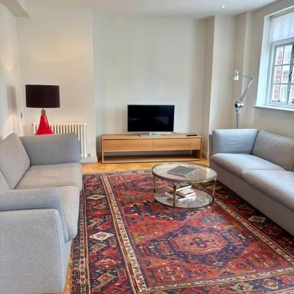 Stunning 2 Bed 2.5 Bath Duplex